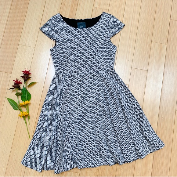 Anthropologie Dresses & Skirts - Anthropologie MAEVE geometric soft dress, S.